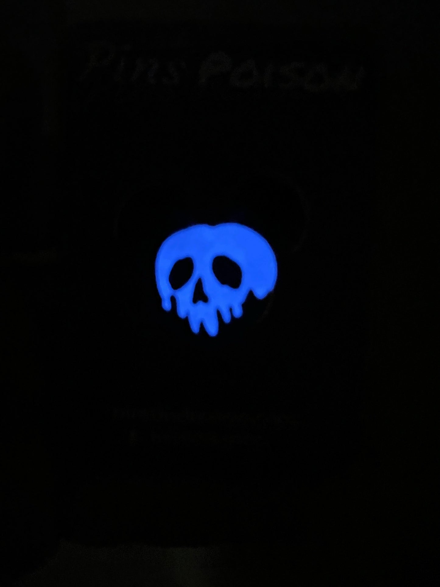 Poison Skull Pin - Glow In The Dark Genie Blue